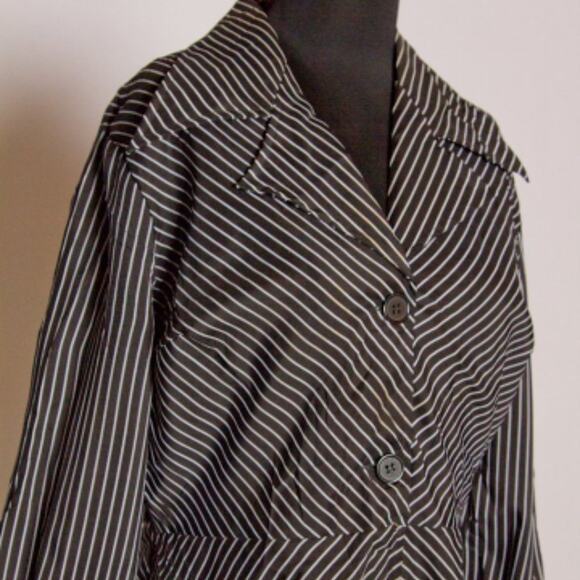 Vintage 1970s Jolie Femme Black & White Diagonal Stripe Dress – Size 46 - Picture 16 of 16